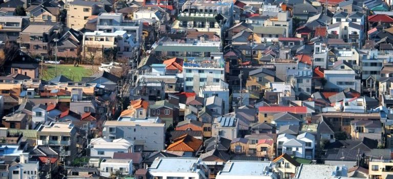 知られざる防犯の決め手シャッター選びで建物の安全と快適を手に入れる秘訣
