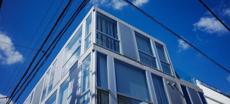 知らなきゃ損するシャッター選びの極意と賢い業者見極め法